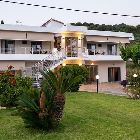 Raptis Apartments Ligia  Exterior photo