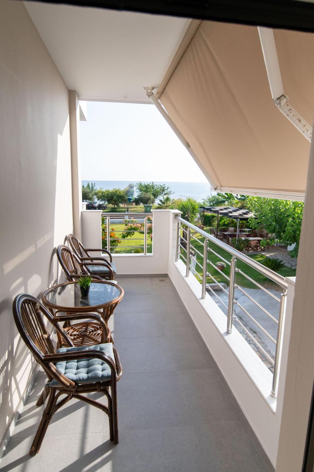 Raptis Apartments Ligia  Exterior photo